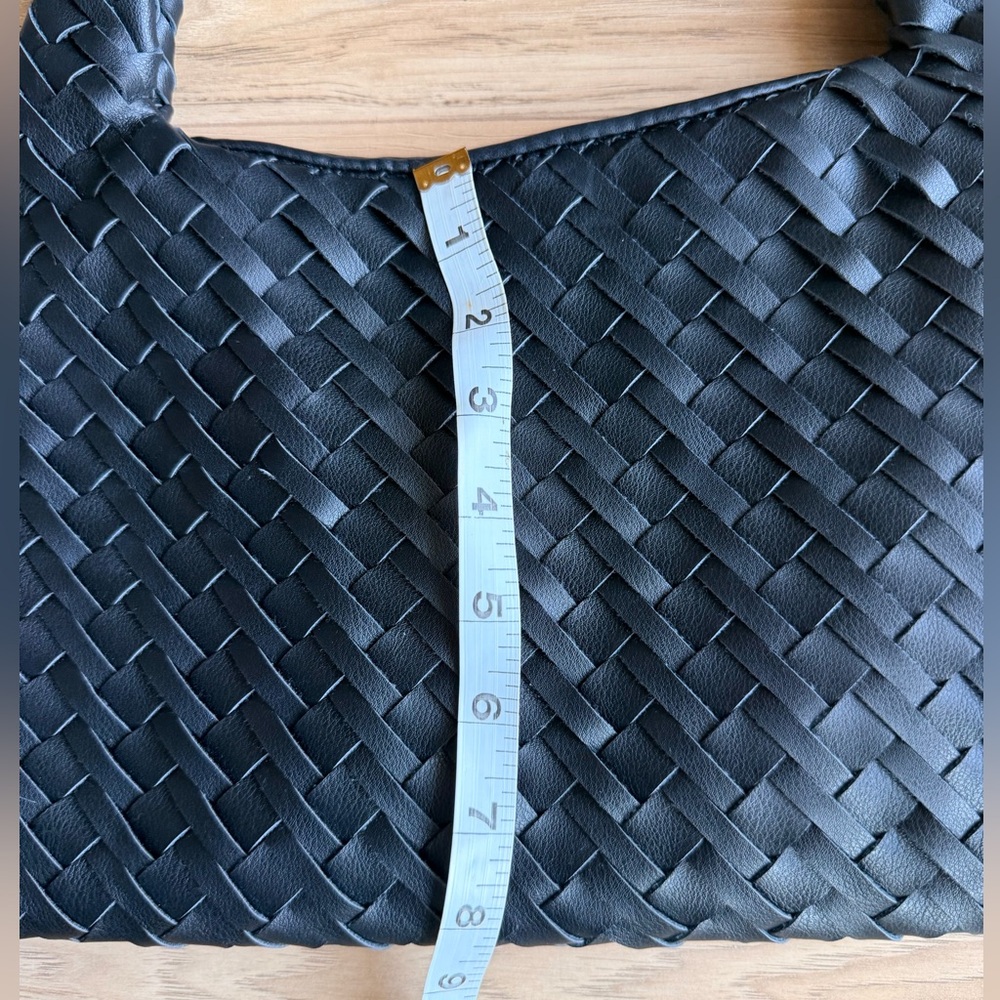 Walter Baker Black Woven Vegan Leather Shoulder Bag. - Picture 4 of 7